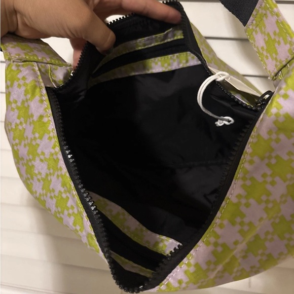 NWT Baggu Medium Nylon Crescent Bag in Pink Pistachio Pixel Gingham - Picture 6 of 9